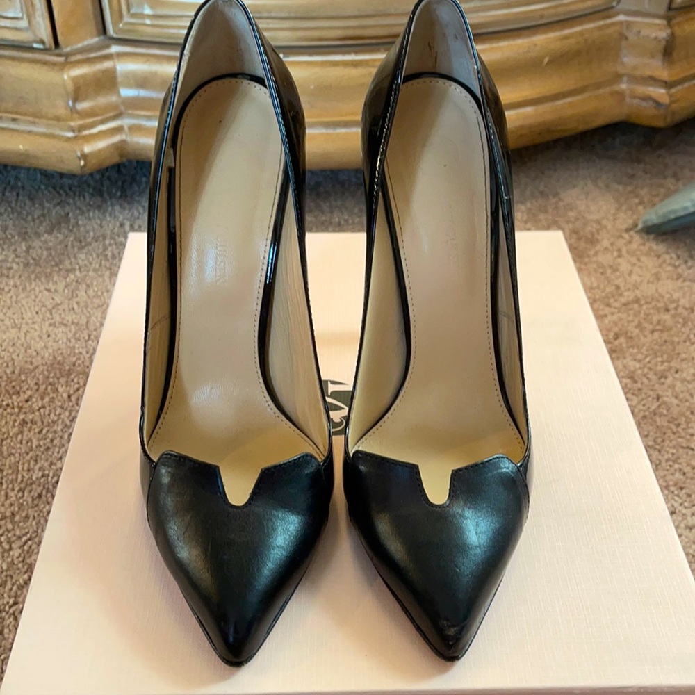 Olcay Gulsen Black Pump
